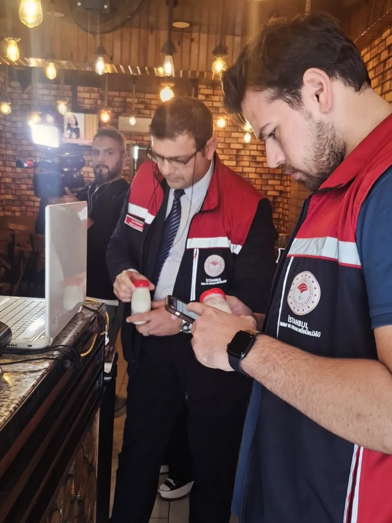 Bayrampaşa'da Güvenli Gıda Denetimleri Aralıksız Sürüyor Bayrampaşa'da Güvenli Gıda Denetimleri Aralıksız Sürüyor