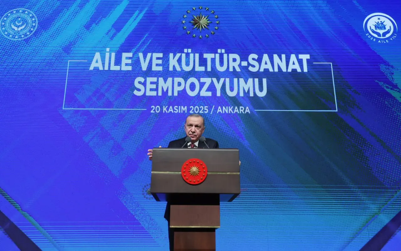 Cumhurbaşkanı Erdoğan, Aile ve Kültür Sanat Sempozyumu'nda Önemli Açıklamalarda Bulundu Cumhurbaşkanı Erdoğan, Aile ve Kültür Sanat Sempozyumu'nda Önemli Açıklamalarda Bulundu
