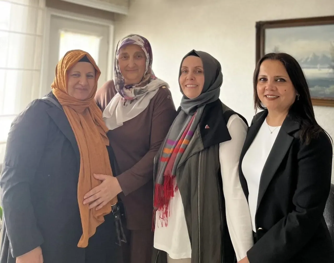 AK Parti İstanbul Kadın Kolları Beykoz'da Sahada AK Parti İstanbul Kadın Kolları Beykoz'da Sahada