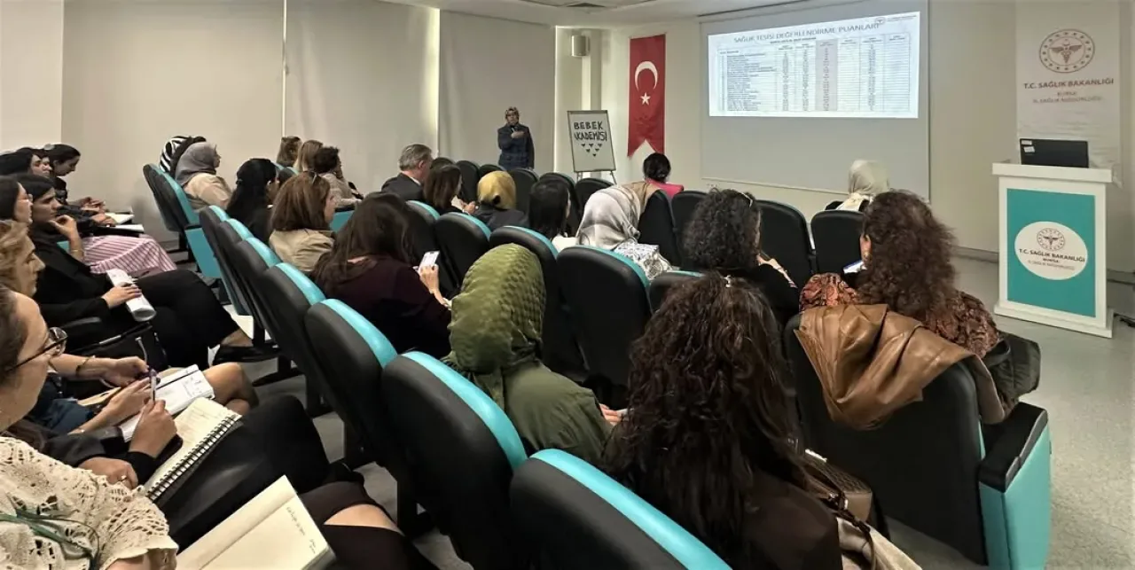 Bursa'da Kamu Hastaneleri İçin Değerlendirme ve Geliştirme Toplantısı Yapıldı Bursa'da Kamu Hastaneleri İçin Değerlendirme ve Geliştirme Toplantısı Yapıldı