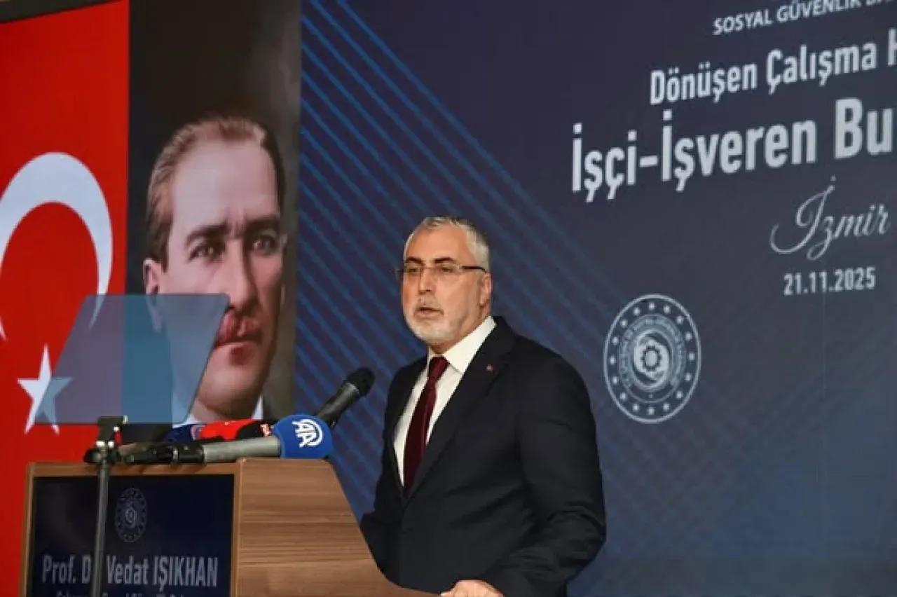 İzmir'de Dönüşen Çalışma Hayatı için İşçi ve İşveren Buluşması İzmir'de Dönüşen Çalışma Hayatı için İşçi ve İşveren Buluşması