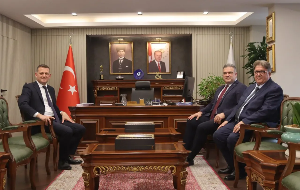 Prof. Dr. Şafak Çomaklı ve Mehmet Kürşat Akan Beykoz Kaymakamı'nı Ziyaret Etti Prof. Dr. Şafak Çomaklı ve Mehmet Kürşat Akan Beykoz Kaymakamı'nı Ziyaret Etti