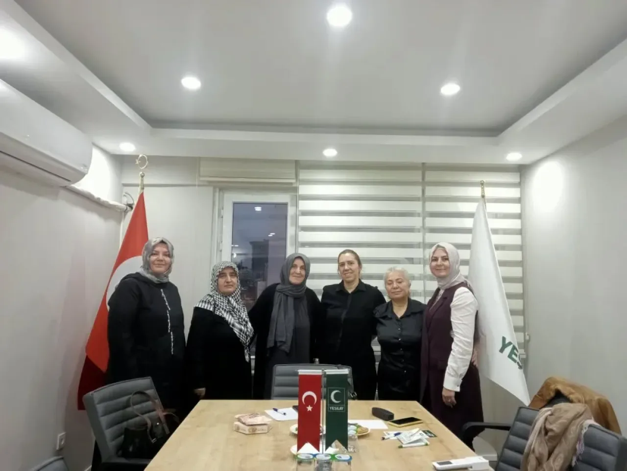 Yeşilay Zeytinburnu ile İHH Zeytinburnu Kadın Birimleri İş Birliği İçin Bir Araya Geldi Yeşilay Zeytinburnu ile İHH Zeytinburnu Kadın Birimleri İş Birliği İçin Bir Araya Geldi