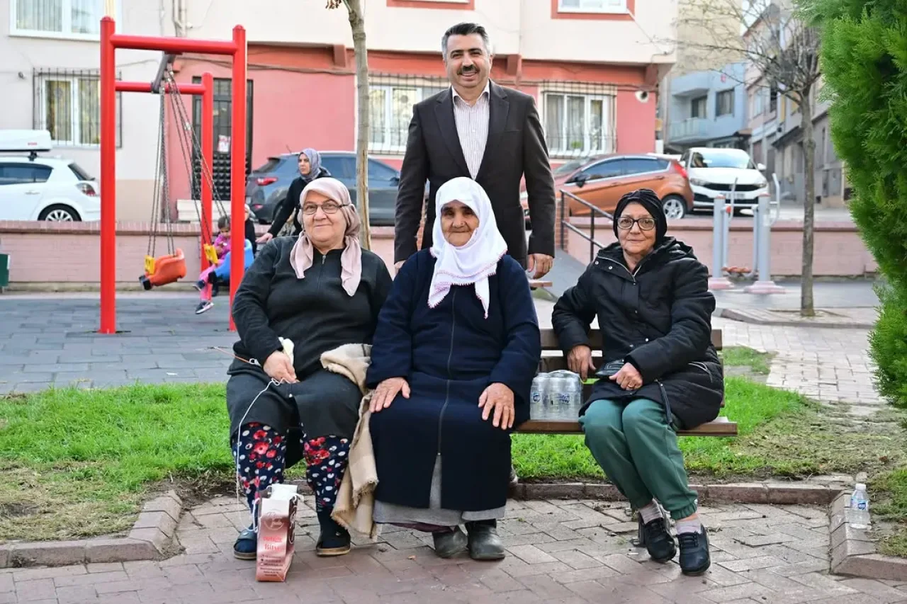 Yıldırım Belediye Başkanı Oktay Yılmaz, Ortabağlar Mahallesi'nde Muhtarla Bir Araya Geldi Yıldırım Belediye Başkanı Oktay Yılmaz, Ortabağlar Mahallesi'nde Muhtarla Bir Araya Geldi