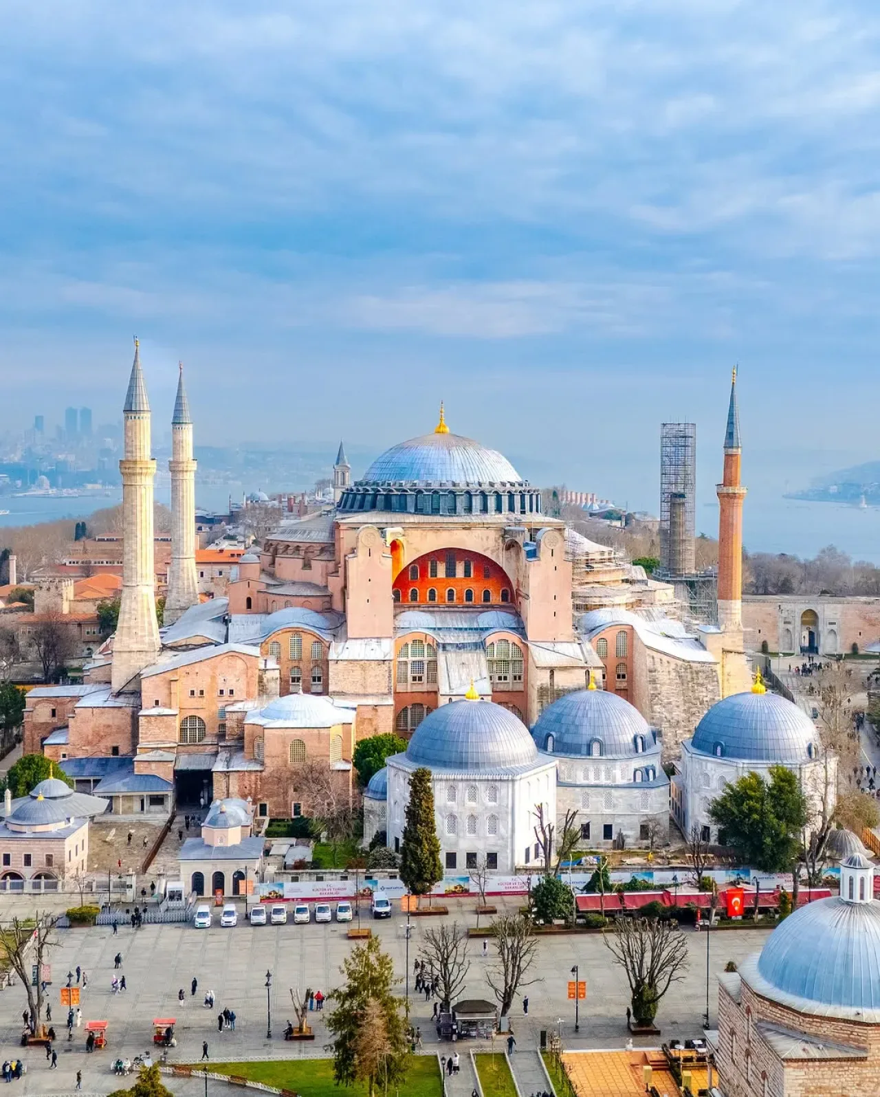 Fatih Belediyesi'nden Ayasofya Camii'nde Cuma Mesajı Fatih Belediyesi'nden Ayasofya Camii'nde Cuma Mesajı