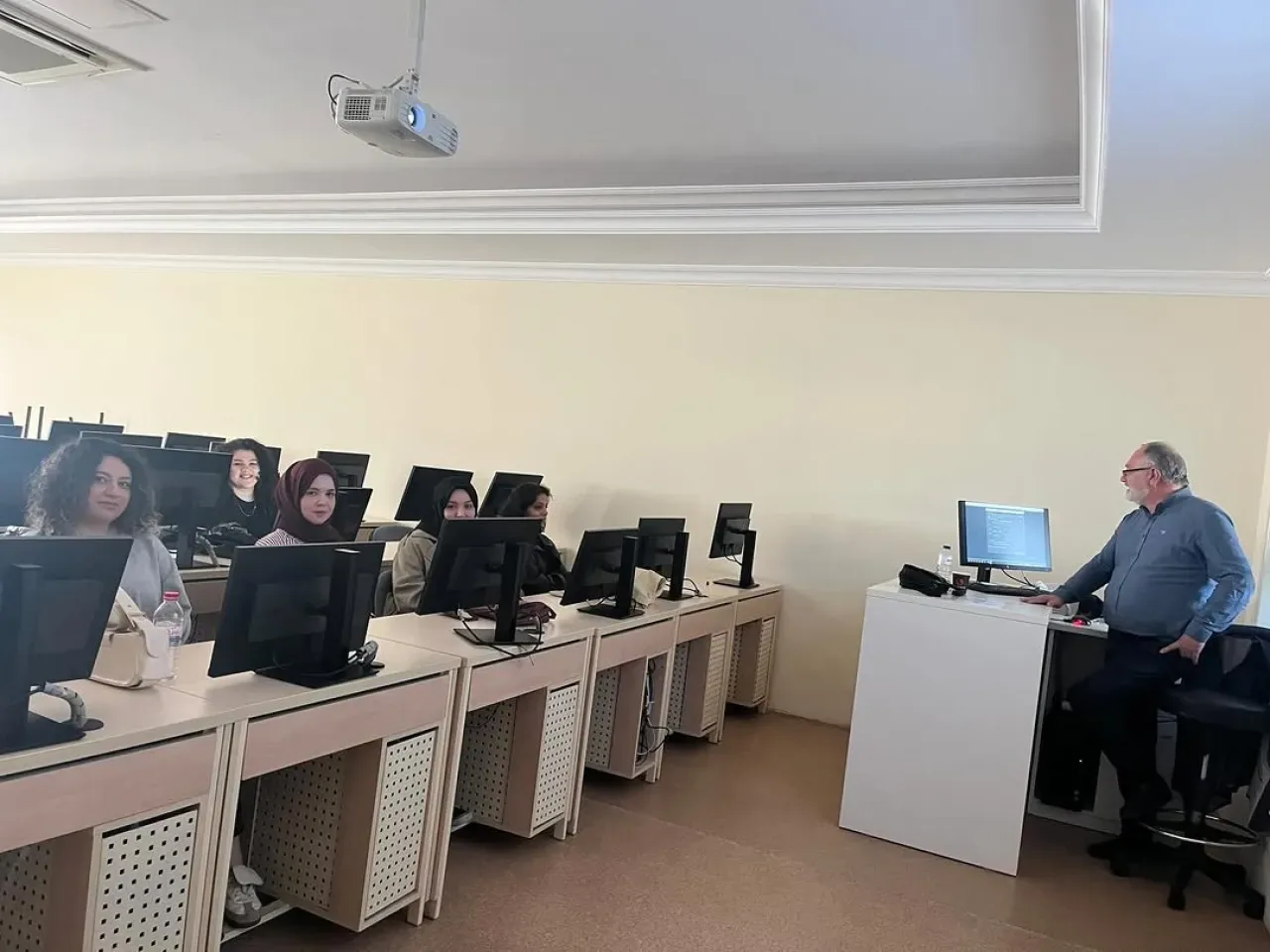 MAU İletişim Fakültesi'nde Haber Kurgu Atölyesi Başladı MAU İletişim Fakültesi'nde Haber Kurgu Atölyesi Başladı