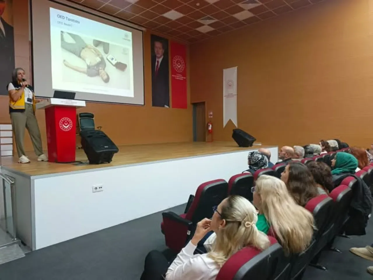 Bursa'da Koruyucu Ailelere Yangın ve İlk Yardım Eğitimi Verildi Bursa'da Koruyucu Ailelere Yangın ve İlk Yardım Eğitimi Verildi