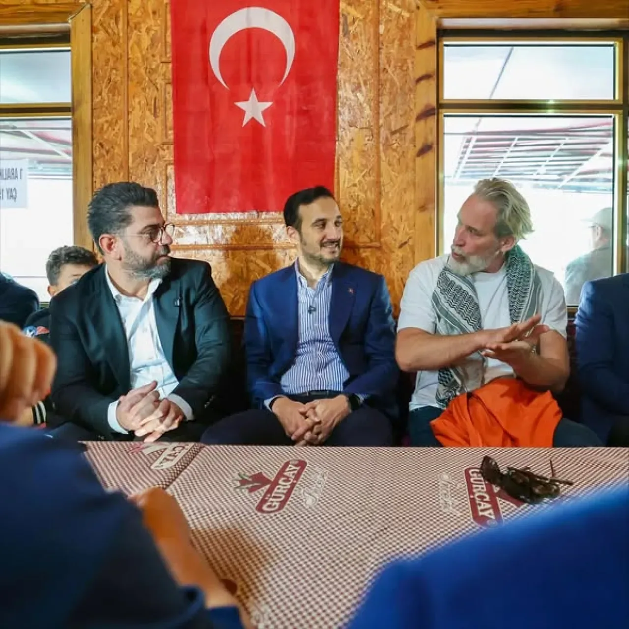 Bağcılar Belediye Başkanı Abdullah Özdemir, Cuma Namazı Sonrası Vatandaşlarla Buluştu Bağcılar Belediye Başkanı Abdullah Özdemir, Cuma Namazı Sonrası Vatandaşlarla Buluştu