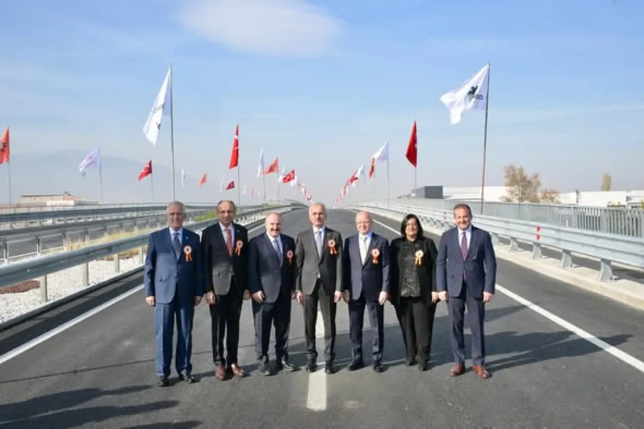 Bursa'ya Hızlı Tren Müjdesi: 2026'da Yola Çıkılıyor Bursa'ya Hızlı Tren Müjdesi: 2026'da Yola Çıkılıyor