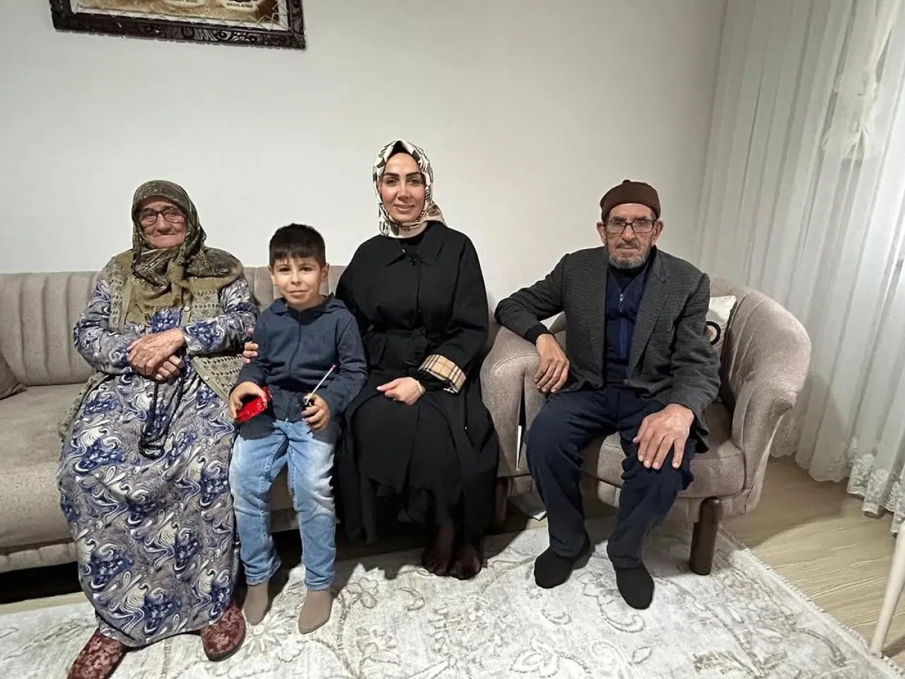 Sultangazi'de Mahalle Buluşması: Başkan Dursun, 50. Yıl Mahallesi Sakinleriyle Bir Araya Geldi Sultangazi'de Mahalle Buluşması: Başkan Dursun, 50. Yıl Mahallesi Sakinleriyle Bir Araya Geldi