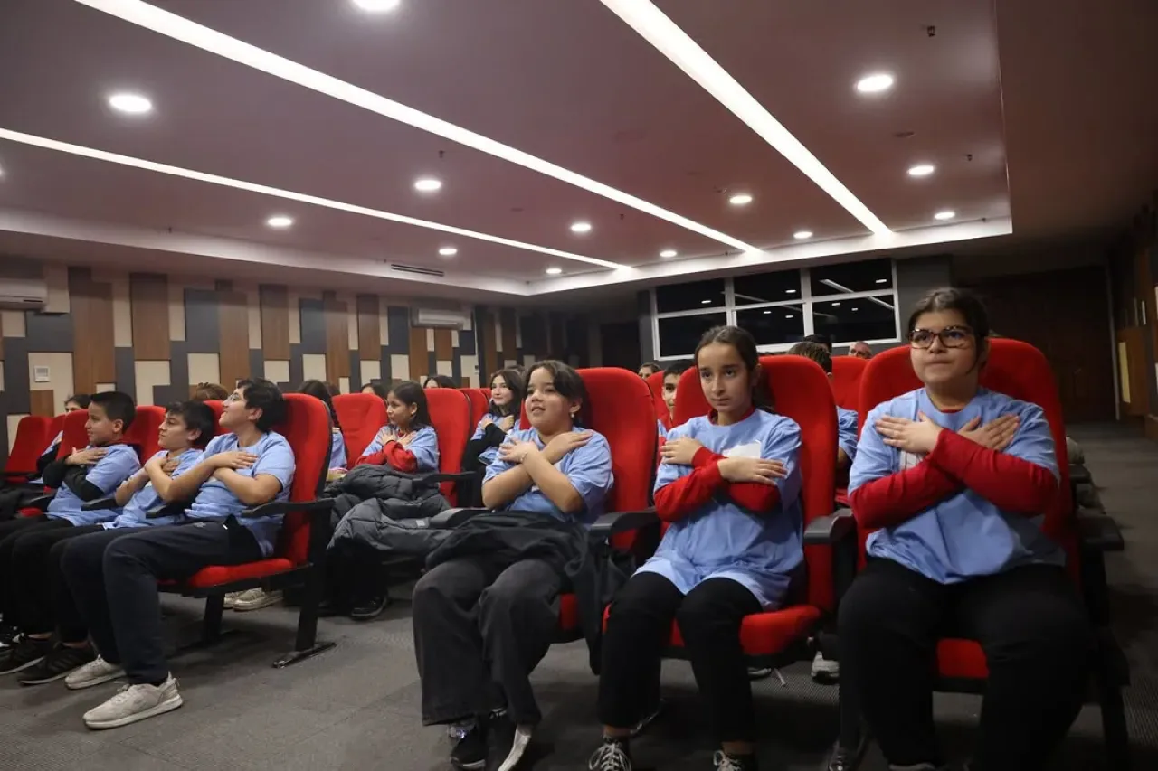 Çankayalı Çocuklar Trafikte Haklarını Öğrendi ve Uygulamalı Deneyimledi Çankayalı Çocuklar Trafikte Haklarını Öğrendi ve Uygulamalı Deneyimledi