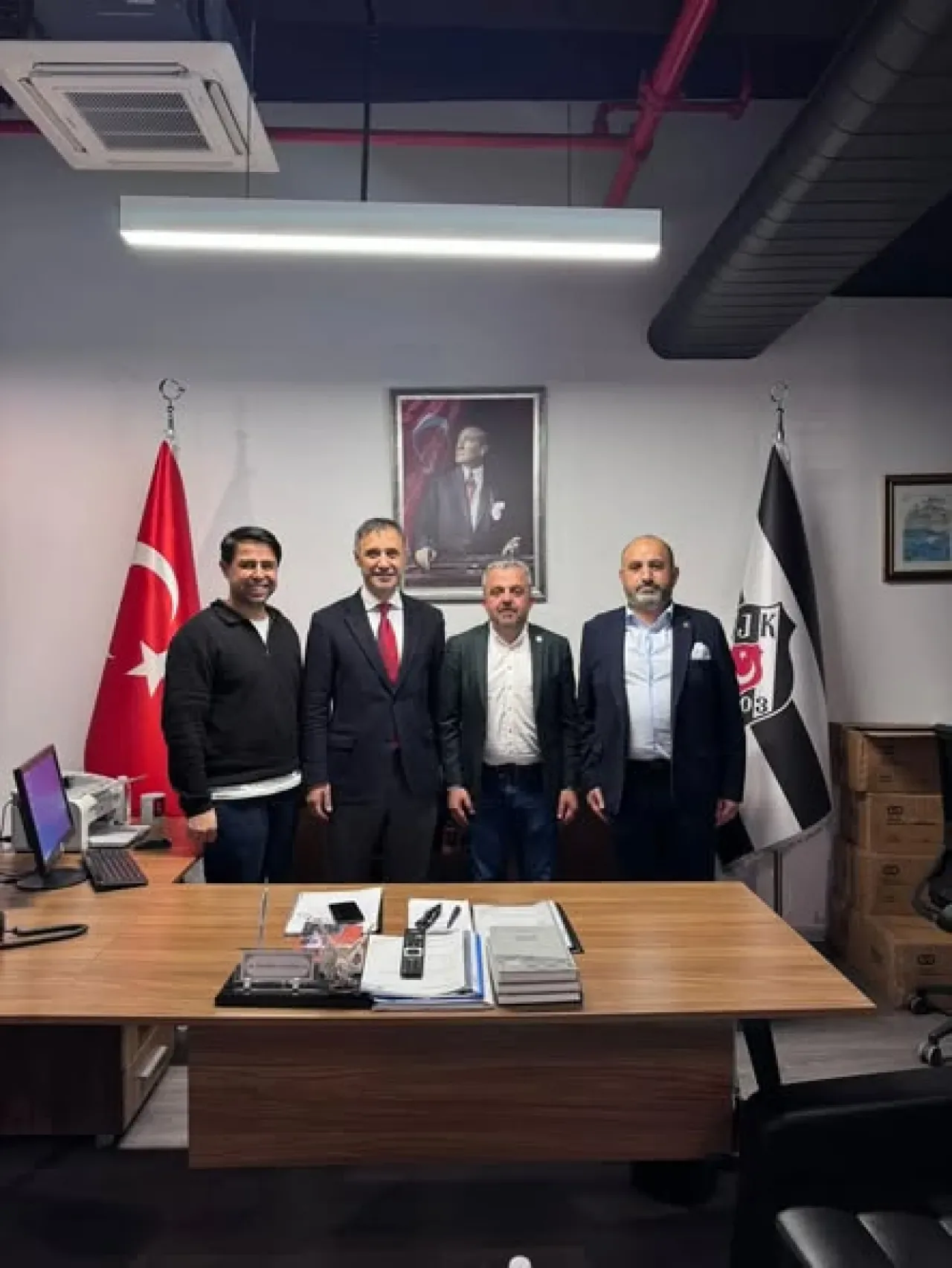 CHP Beşiktaş İlçe Başkanı Mehmet Arslan, Beşiktaş Kulübü Disiplin Kurulu Başkanı'nı Ziyaret Etti CHP Beşiktaş İlçe Başkanı Mehmet Arslan, Beşiktaş Kulübü Disiplin Kurulu Başkanı'nı Ziyaret Etti