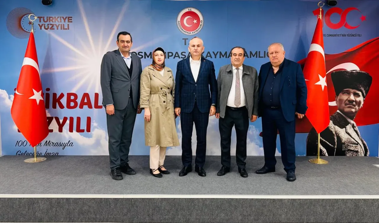 Gaziosmanpaşa'da Dernek Başkanı Kaymakam Yönden'i Ziyaret Etti Gaziosmanpaşa'da Dernek Başkanı Kaymakam Yönden'i Ziyaret Etti