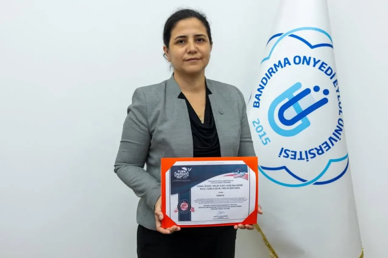 Bandırma 17 Eylül Üniversitesi Öğretim Üyesinden Bronz Madalya Başarısı Bandırma 17 Eylül Üniversitesi Öğretim Üyesinden Bronz Madalya Başarısı