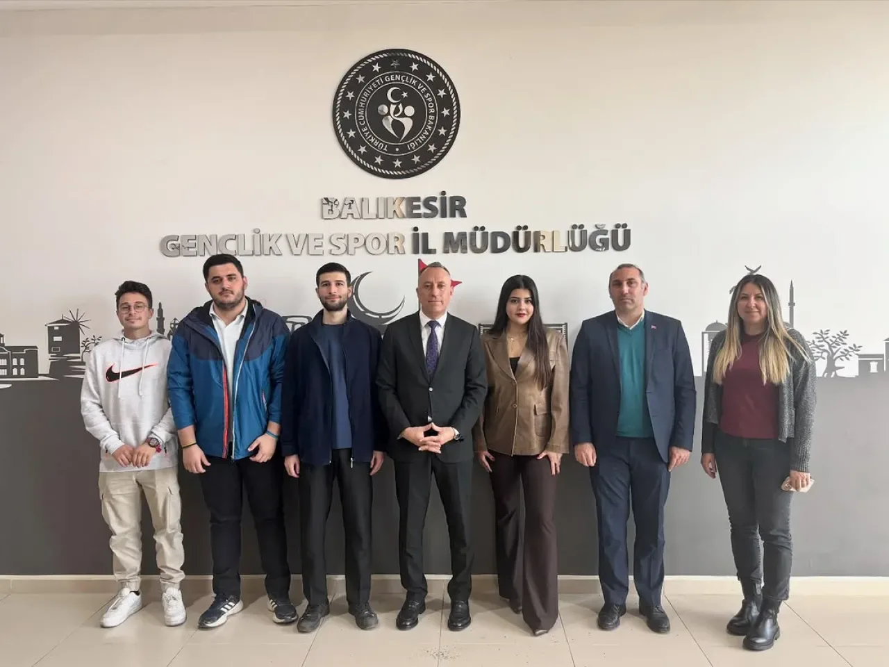 Balıkesir'den İki Büyük Başarı: Sındırgı Gençlik Merkezi ve İrem Bülbül Türkiye Finallerinde Balıkesir'den İki Büyük Başarı: Sındırgı Gençlik Merkezi ve İrem Bülbül Türkiye Finallerinde