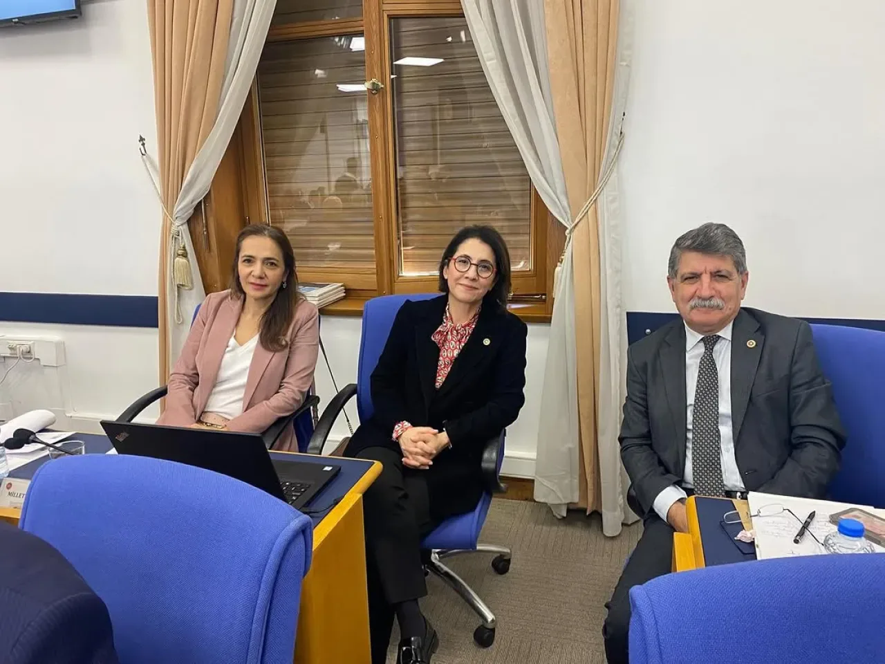 Gamze Akkuş İlgezdi'den Sağlık Bakanlığı Bütçesi ve Kamucu Sağlık Politikası Vurgusu Gamze Akkuş İlgezdi'den Sağlık Bakanlığı Bütçesi ve Kamucu Sağlık Politikası Vurgusu