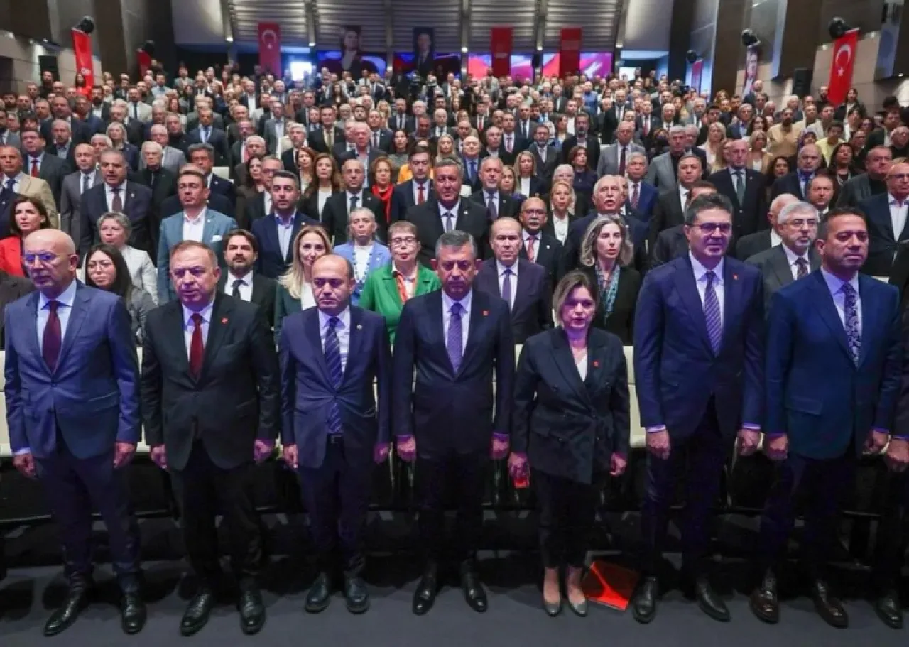 CHP, Güçlü Yurttaş Güvenli Gelecek Vizyonuyla Türkiye'nin Hikayesini Yeniden Yazacak CHP, Güçlü Yurttaş Güvenli Gelecek Vizyonuyla Türkiye'nin Hikayesini Yeniden Yazacak
