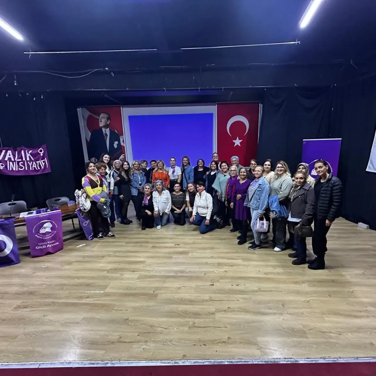 Ayvalık'ta 25 Kasım'da Kadına Yönelik Şiddetle Mücadele Etkinliği Düzenlendi Ayvalık'ta 25 Kasım'da Kadına Yönelik Şiddetle Mücadele Etkinliği Düzenlendi