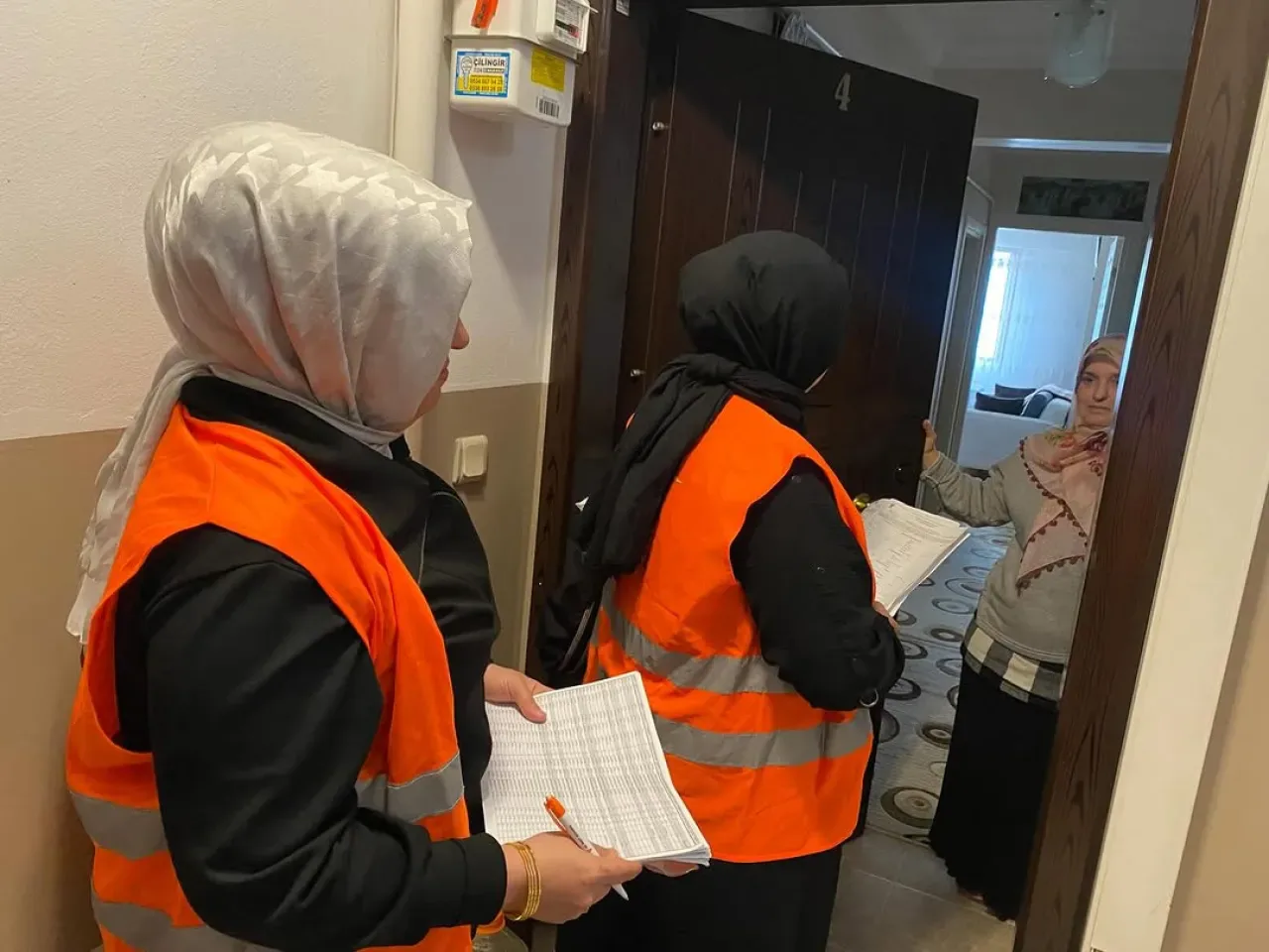 AK Parti İstanbul Ümraniye Kadın Kolları, Mahalle Mahalle Sahada AK Parti İstanbul Ümraniye Kadın Kolları, Mahalle Mahalle Sahada