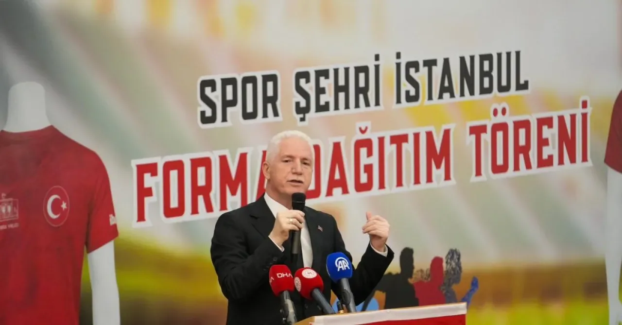 Üsküdar'da Öğrencilere Spor Forması Desteği Üsküdar'da Öğrencilere Spor Forması Desteği