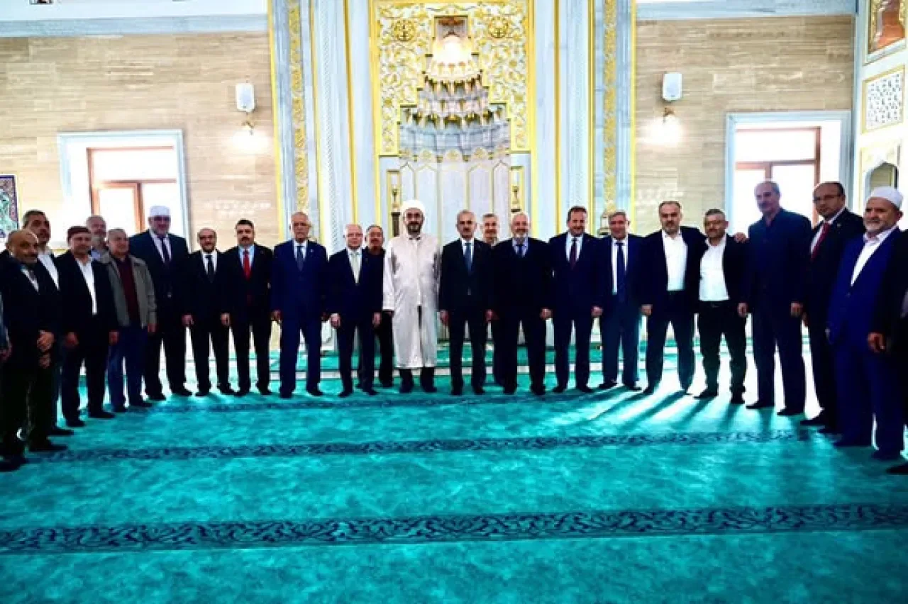 Bursa'ya Yeni Bir İbadethane: Refika Hatun Camii Açıldı Bursa'ya Yeni Bir İbadethane: Refika Hatun Camii Açıldı