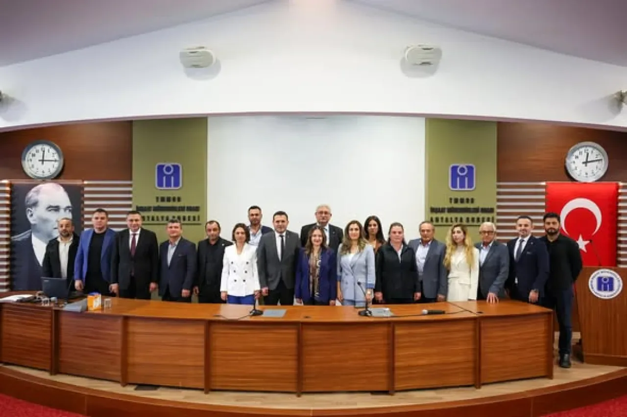 Antalya'da Raylı Sistem Projesi Yatırım Programına Alınmadığı İçin Başlatılamadı Antalya'da Raylı Sistem Projesi Yatırım Programına Alınmadığı İçin Başlatılamadı