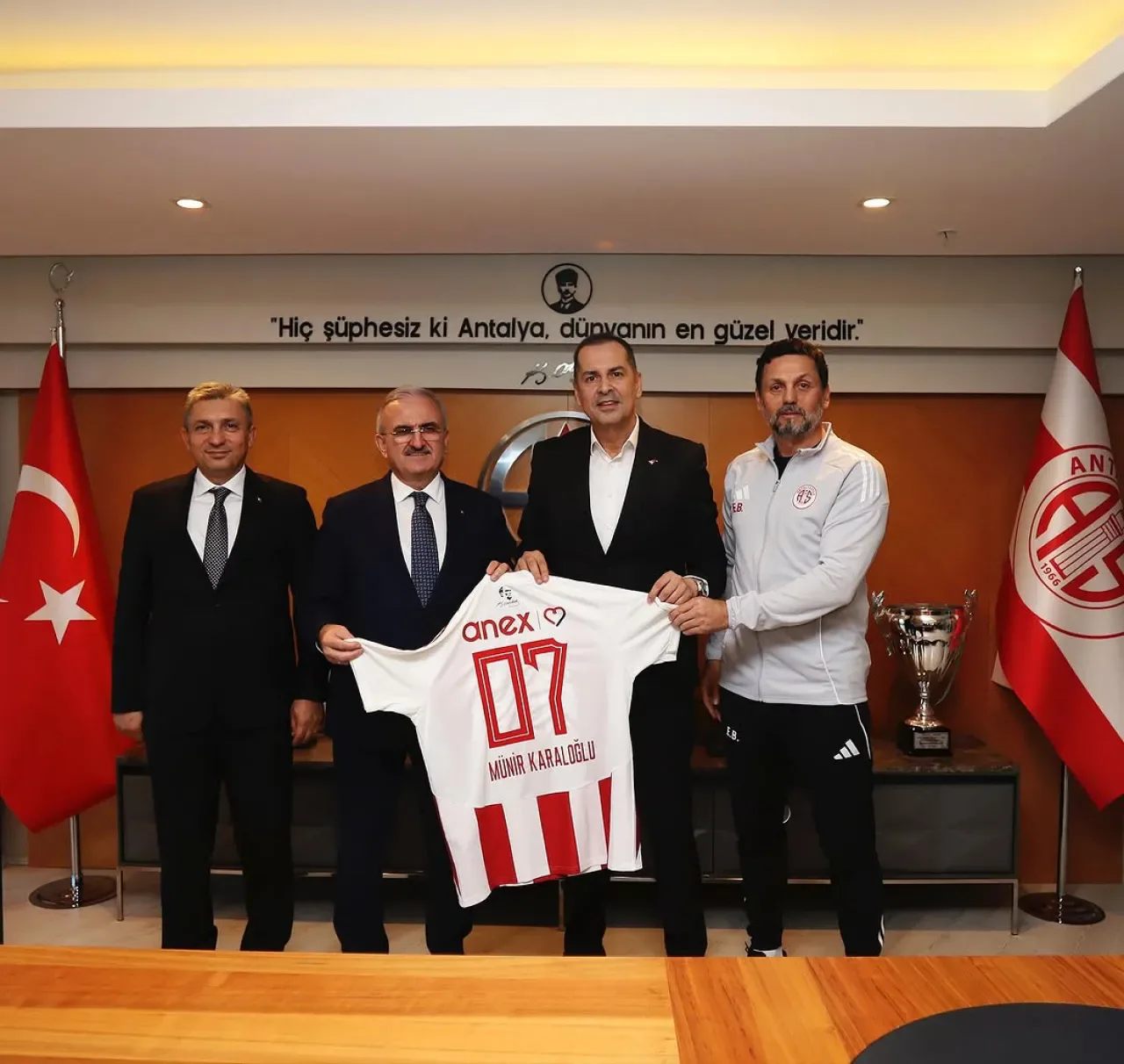 Antalyaspor, İçişleri Bakan Yardımcısı Karaloğlu ve Vali Şahin'i Ağırladı Antalyaspor, İçişleri Bakan Yardımcısı Karaloğlu ve Vali Şahin'i Ağırladı