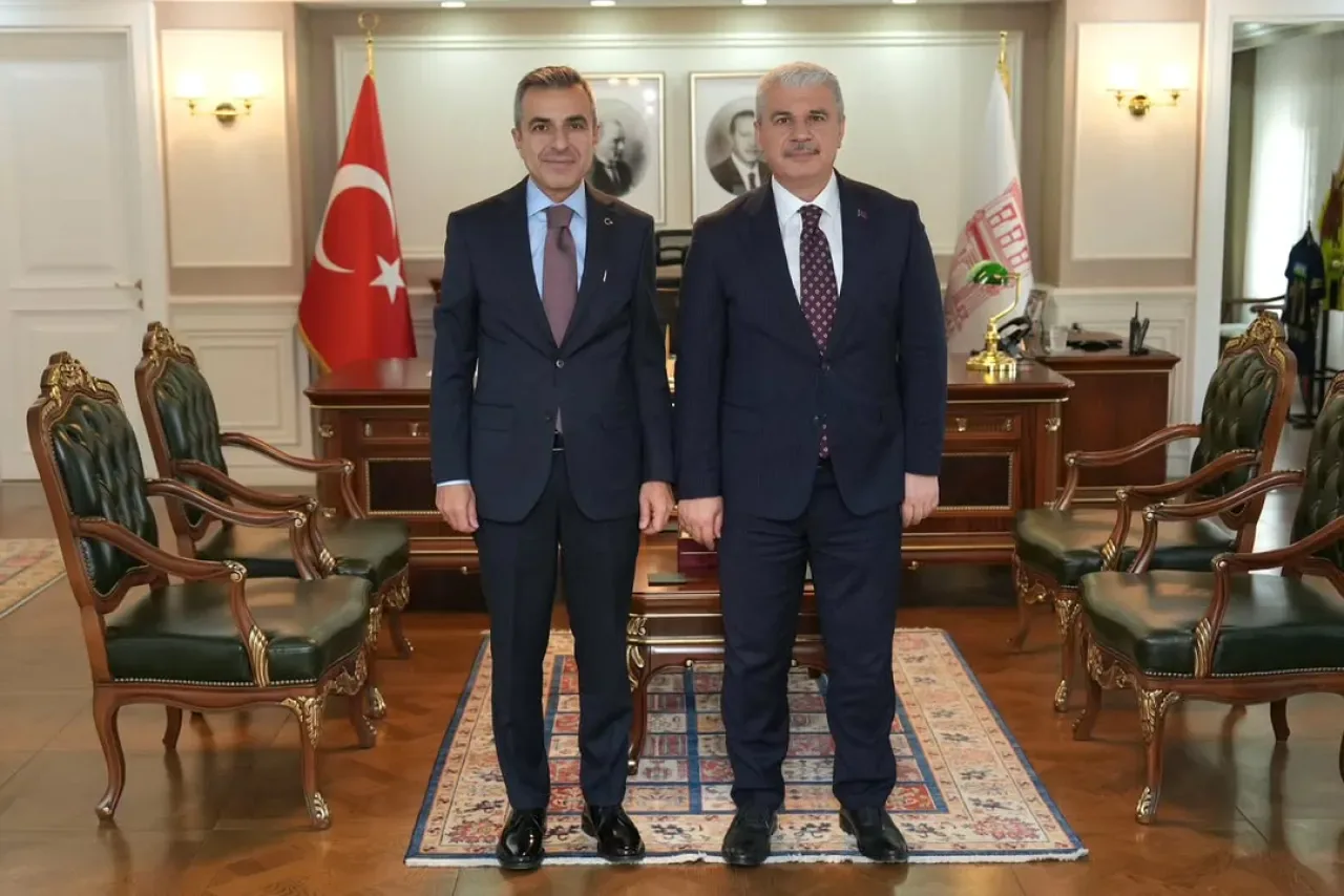 Konya Valisi İbrahim Akın, Beyoğlu Kaymakamı Abdullah Atakan Atasoy'u Ziyaret Etti Konya Valisi İbrahim Akın, Beyoğlu Kaymakamı Abdullah Atakan Atasoy'u Ziyaret Etti