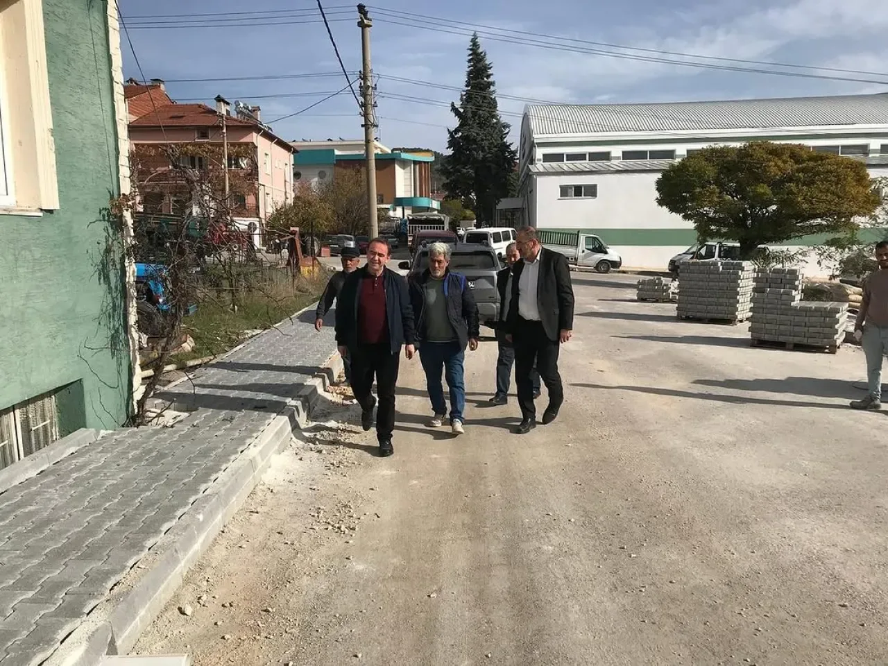 Bursa Keles'te Ertuğrulgazi Mahallesi'nde Çevre Düzenlemesi Çalışmaları Sürüyor Bursa Keles'te Ertuğrulgazi Mahallesi'nde Çevre Düzenlemesi Çalışmaları Sürüyor