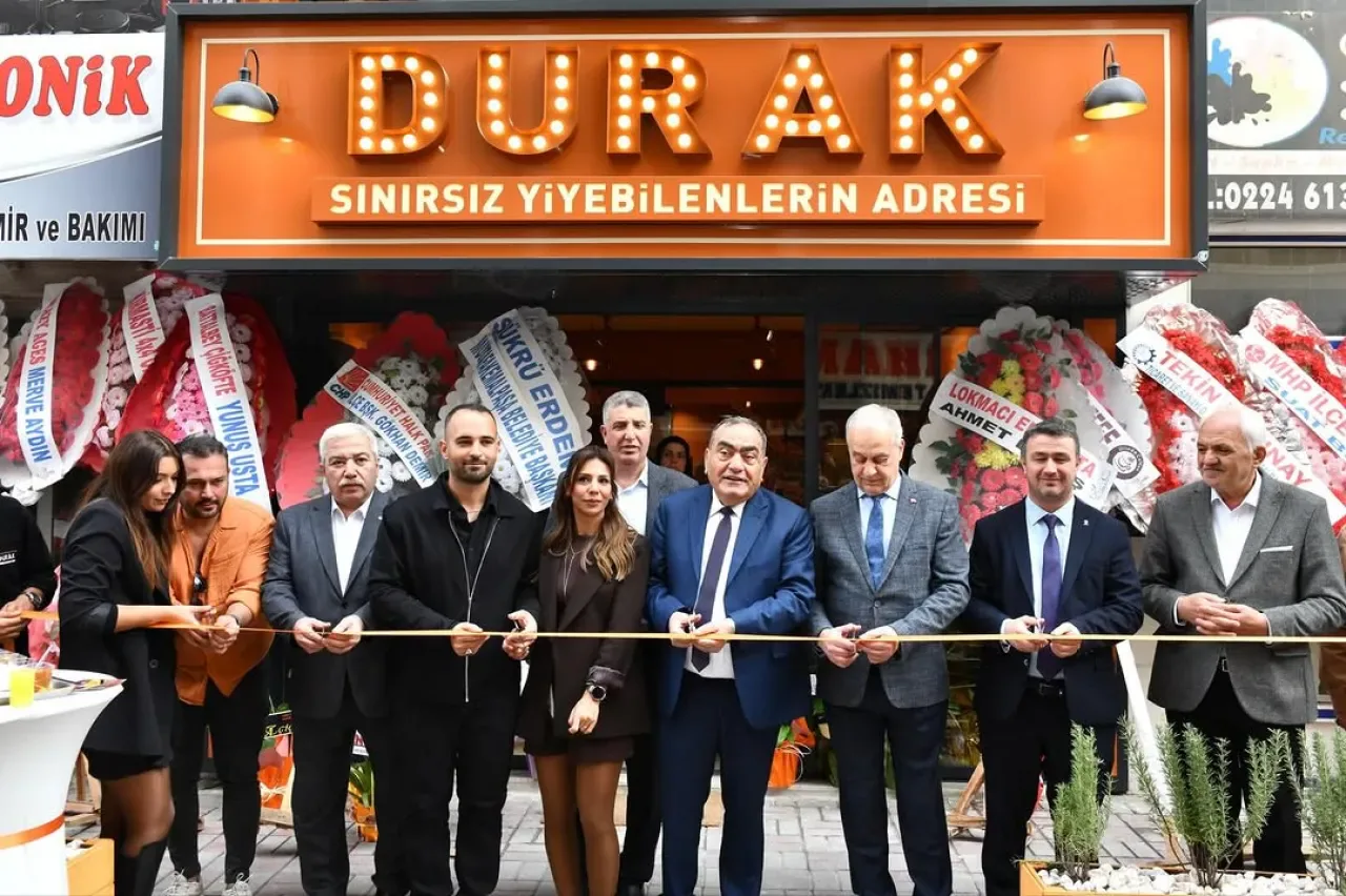 Mustafakemalpaşa Belediye Başkanı Erdem'den Yeni İşyerine Ziyaret ve Hayırlı Olsun Temennisi Mustafakemalpaşa Belediye Başkanı Erdem'den Yeni İşyerine Ziyaret ve Hayırlı Olsun Temennisi