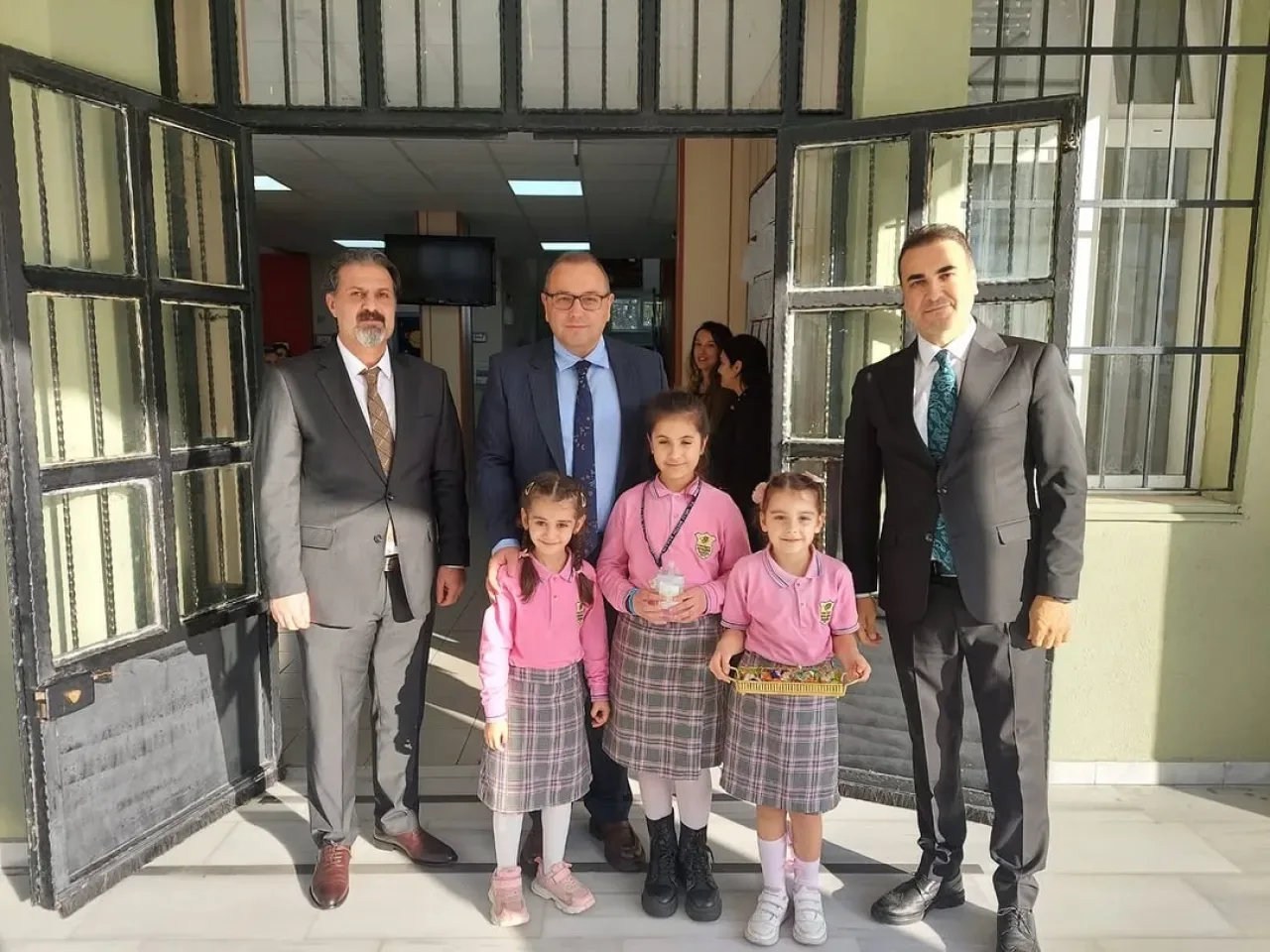Kaymakam Çobanoğlu, Necla Görer İlkokulu'nda Öğretmenlerle Buluştu Kaymakam Çobanoğlu, Necla Görer İlkokulu'nda Öğretmenlerle Buluştu