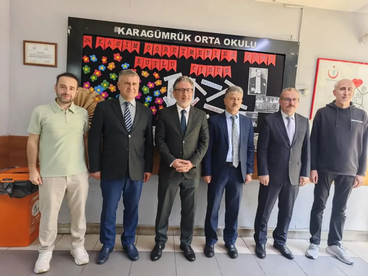 Fatih İlçe Milli Eğitim Müdürü Çepni, Karagümrük Ortaokulu'nda İncelemelerde Bulundu Fatih İlçe Milli Eğitim Müdürü Çepni, Karagümrük Ortaokulu'nda İncelemelerde Bulundu