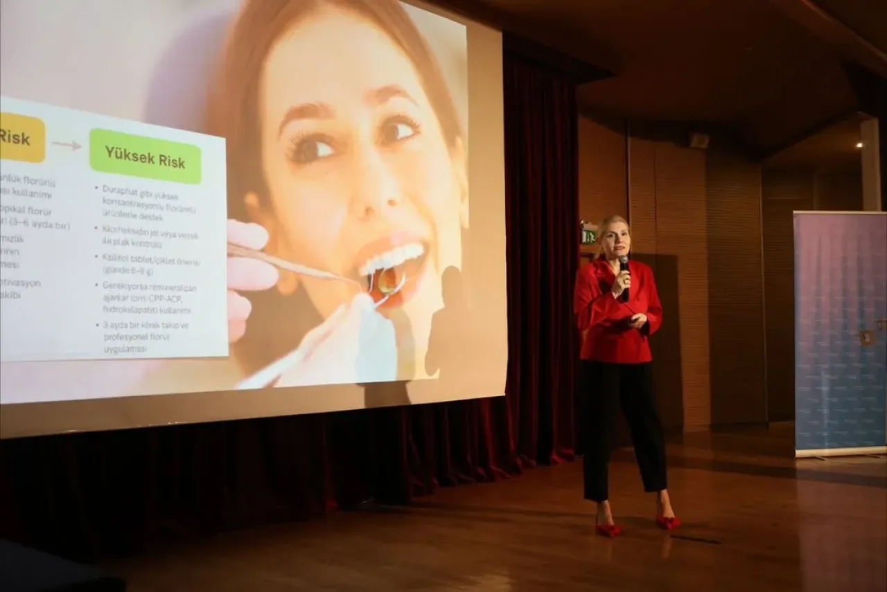 Sarıyer'de Ağız ve Diş Sağlığı için Önemli İş Birliği: Kart Sahipleri Ücretsiz Muayene Olacak Sarıyer'de Ağız ve Diş Sağlığı için Önemli İş Birliği: Kart Sahipleri Ücretsiz Muayene Olacak