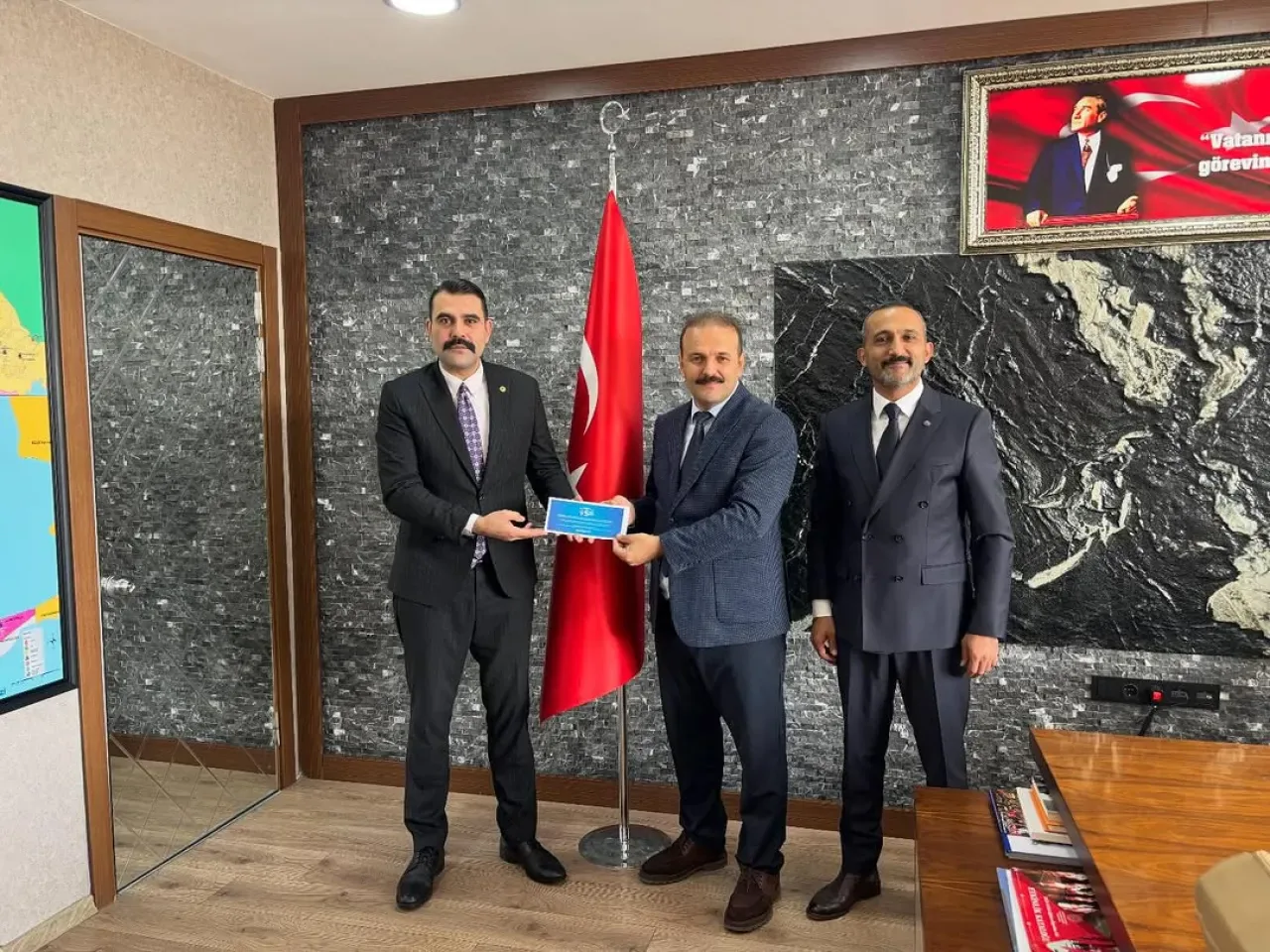 Türk Eğitim Sen Heyeti, Avcılar İlçe Milli Eğitim Müdürü'nü Ziyaret Etti Türk Eğitim Sen Heyeti, Avcılar İlçe Milli Eğitim Müdürü'nü Ziyaret Etti