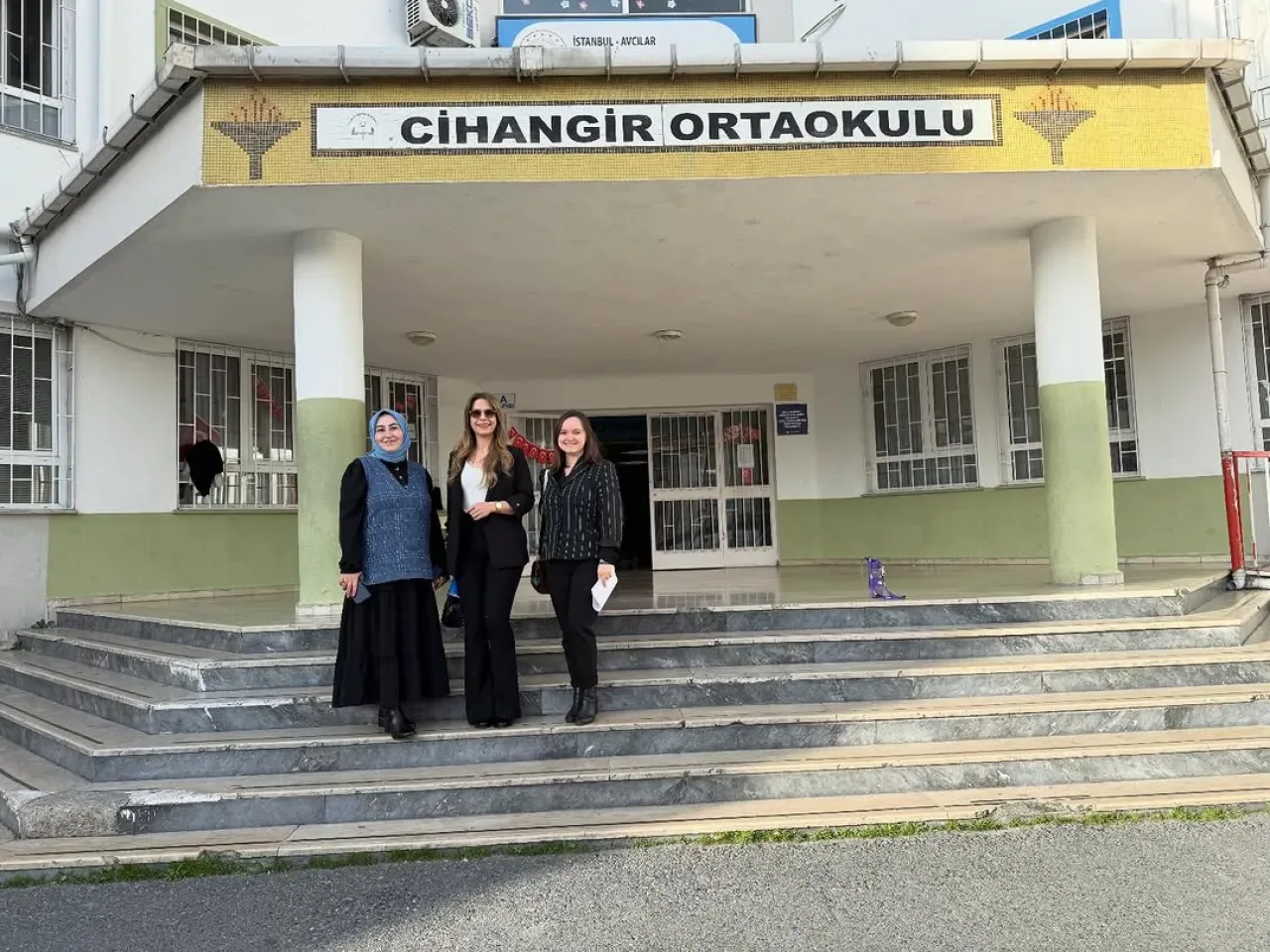 Avcılar'da 2025-2026 Eğitim Yılı için Okul Ziyaretleri Başladı Avcılar'da 2025-2026 Eğitim Yılı için Okul Ziyaretleri Başladı
