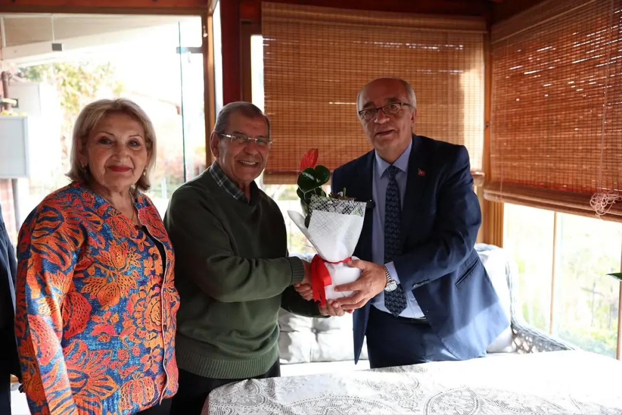 Şile Belediyesi, 24 Kasım Öğretmenler Günü'nde Emekli Öğretmenleri Unutmadı Şile Belediyesi, 24 Kasım Öğretmenler Günü'nde Emekli Öğretmenleri Unutmadı