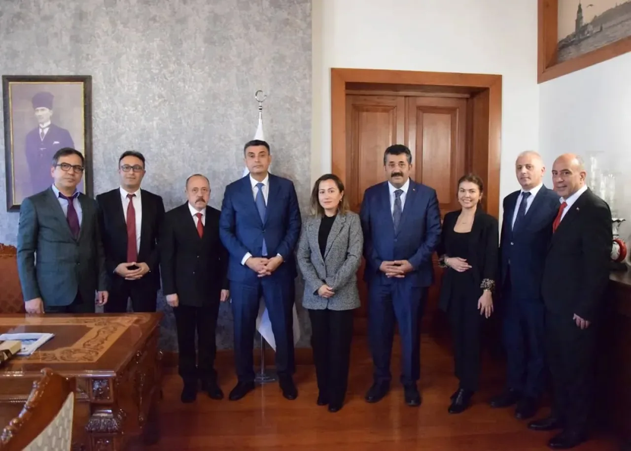 Kağıthane'de 24 Kasım Öğretmenler Günü Makam Ziyaretiyle Kutlandı Kağıthane'de 24 Kasım Öğretmenler Günü Makam Ziyaretiyle Kutlandı