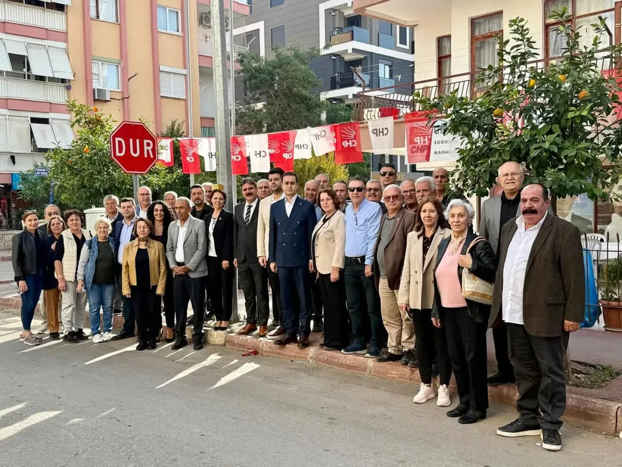 Muratpaşa CHP'den Mahalle Buluşmaları: Gündem Değerlendirildi ve Örgütlenme Güçlendiriliyor Muratpaşa CHP'den Mahalle Buluşmaları: Gündem Değerlendirildi ve Örgütlenme Güçlendiriliyor