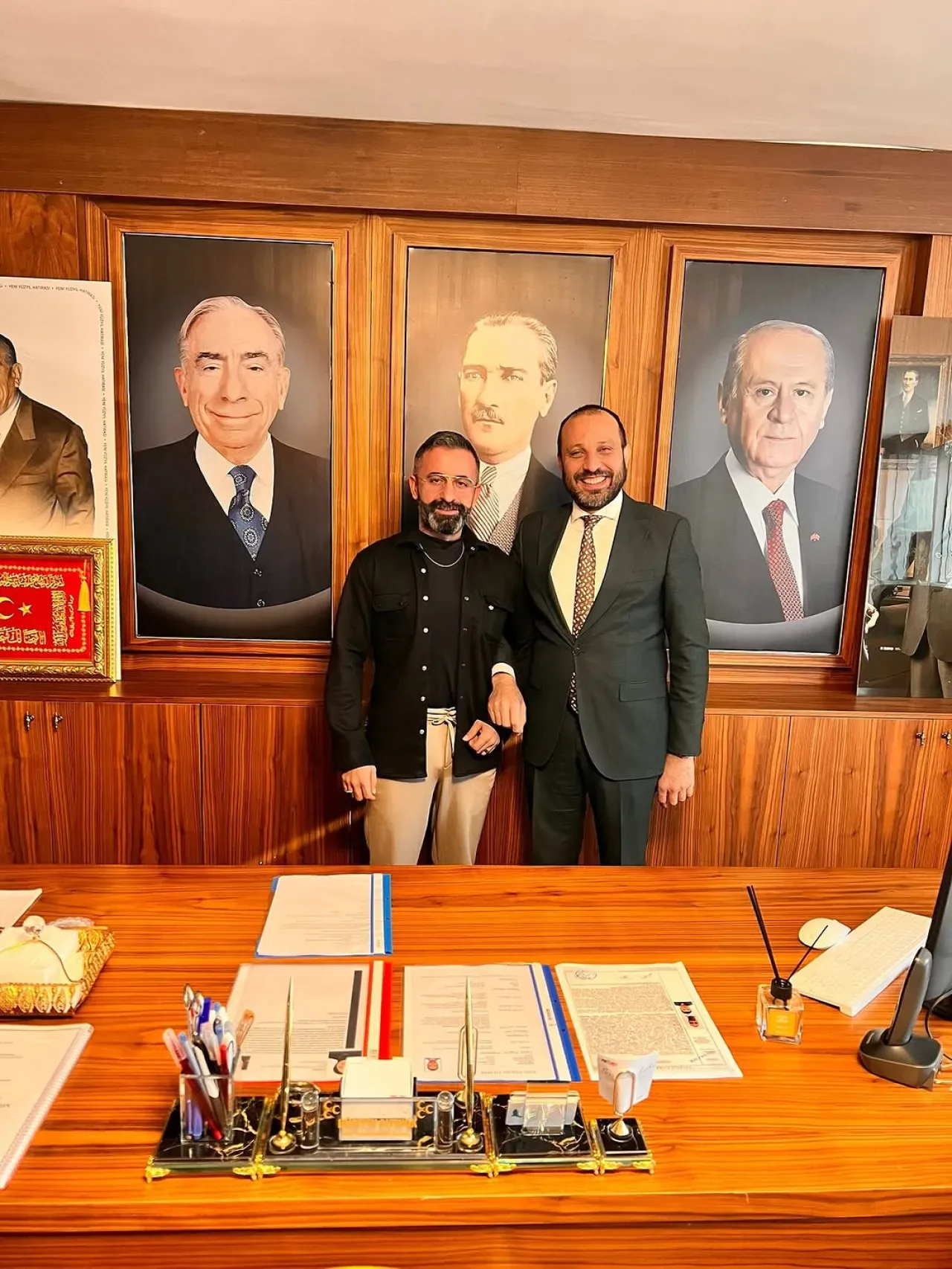 Yenimahalle'de MHP İlçe Başkanı Hüseyin Altınok'a Nezaket Ziyareti Yenimahalle'de MHP İlçe Başkanı Hüseyin Altınok'a Nezaket Ziyareti