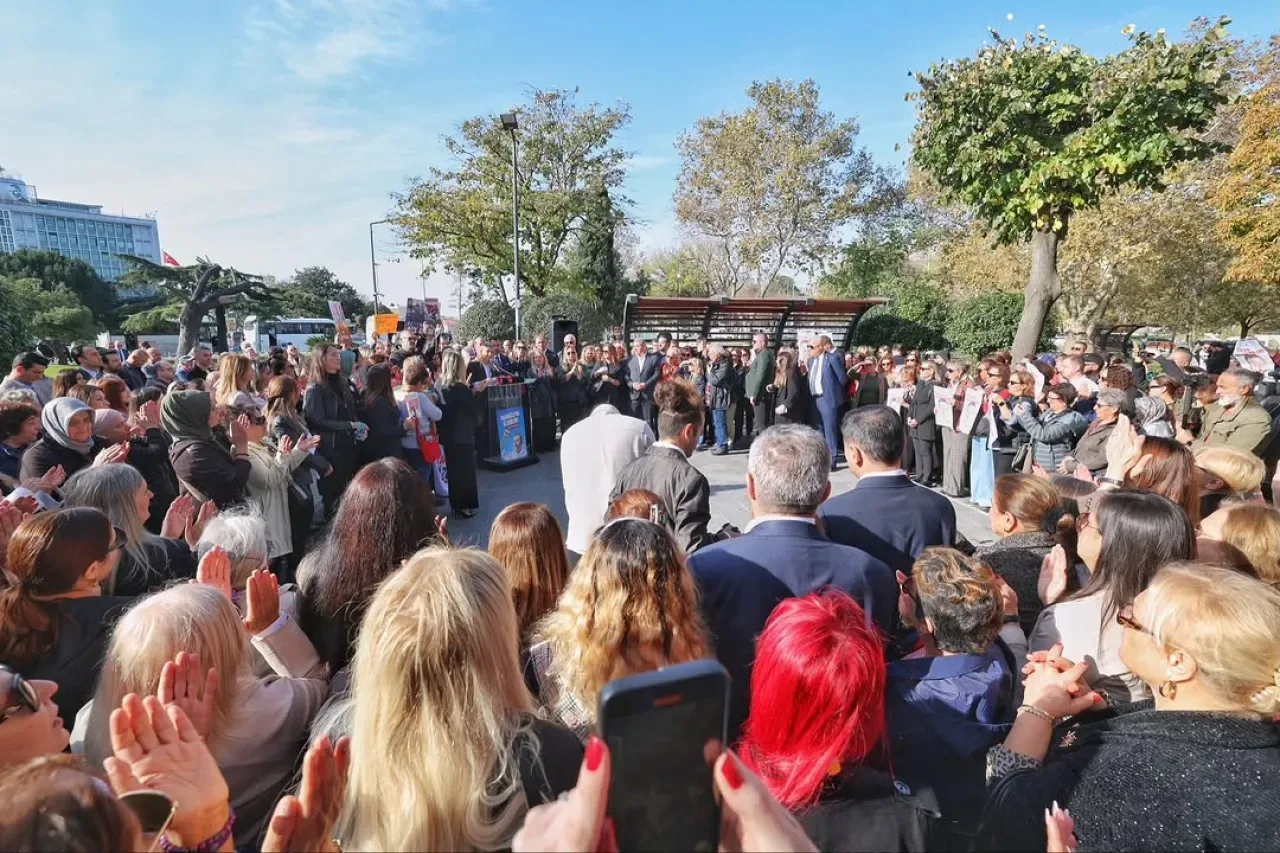 CHP Kartal İlçe Başkanlığı'ndan Aile Dayanışma Ağı'na Destek ve Adalet Çağrısı CHP Kartal İlçe Başkanlığı'ndan Aile Dayanışma Ağı'na Destek ve Adalet Çağrısı