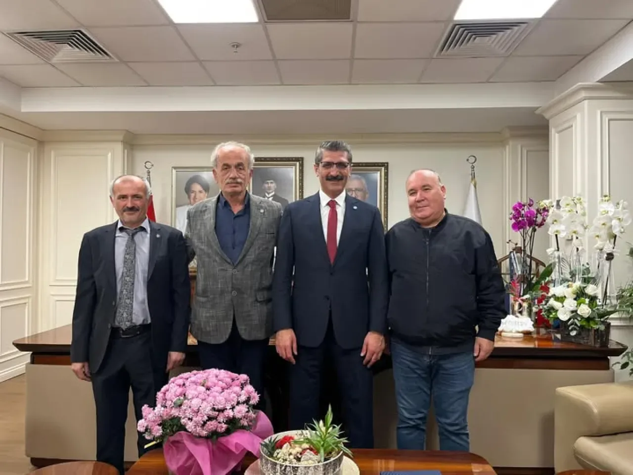 İYİ Parti Arnavutköy İlçe Yönetimi, İl Başkanlığı'ndaki Mazbata Töreni'ne Katıldı İYİ Parti Arnavutköy İlçe Yönetimi, İl Başkanlığı'ndaki Mazbata Töreni'ne Katıldı