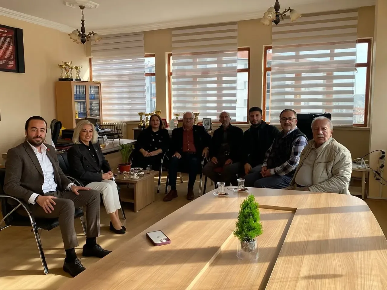 CHP Beypazarı İlçe Başkanlığı'ndan 20 Kasım Öğretmenler Günü'nde Anlamlı Ziyaret CHP Beypazarı İlçe Başkanlığı'ndan 20 Kasım Öğretmenler Günü'nde Anlamlı Ziyaret