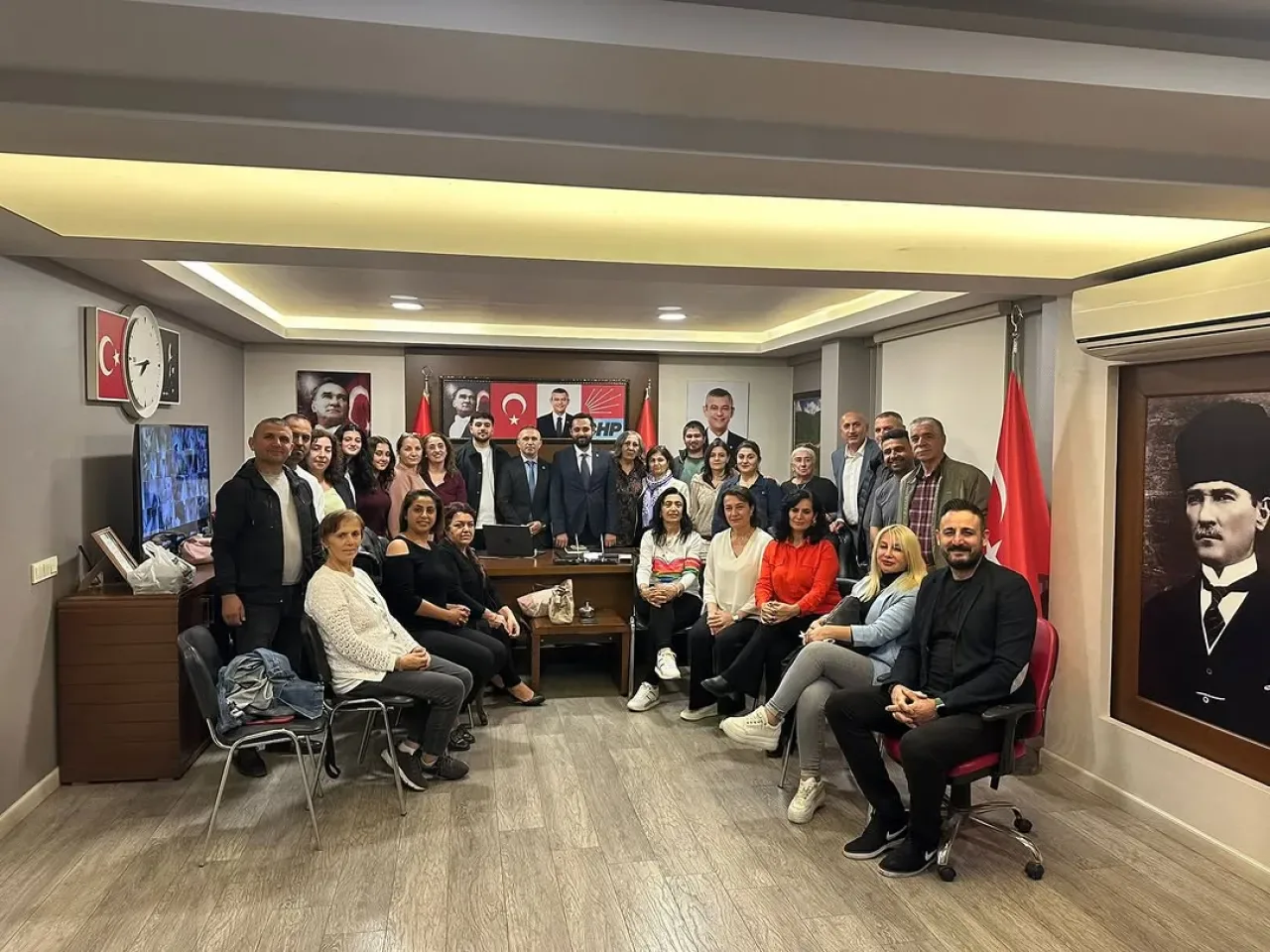 CHP Sancaktepe İlçe Başkanlığı'na Anlamlı Ziyaret CHP Sancaktepe İlçe Başkanlığı'na Anlamlı Ziyaret