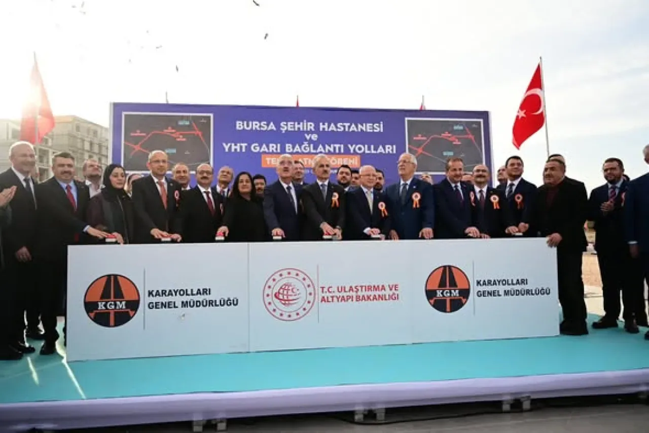 Bursa Şehir Hastanesi ile YHT Garı Arasında Bağlantı Yollarının Temeli Atıldı Bursa Şehir Hastanesi ile YHT Garı Arasında Bağlantı Yollarının Temeli Atıldı