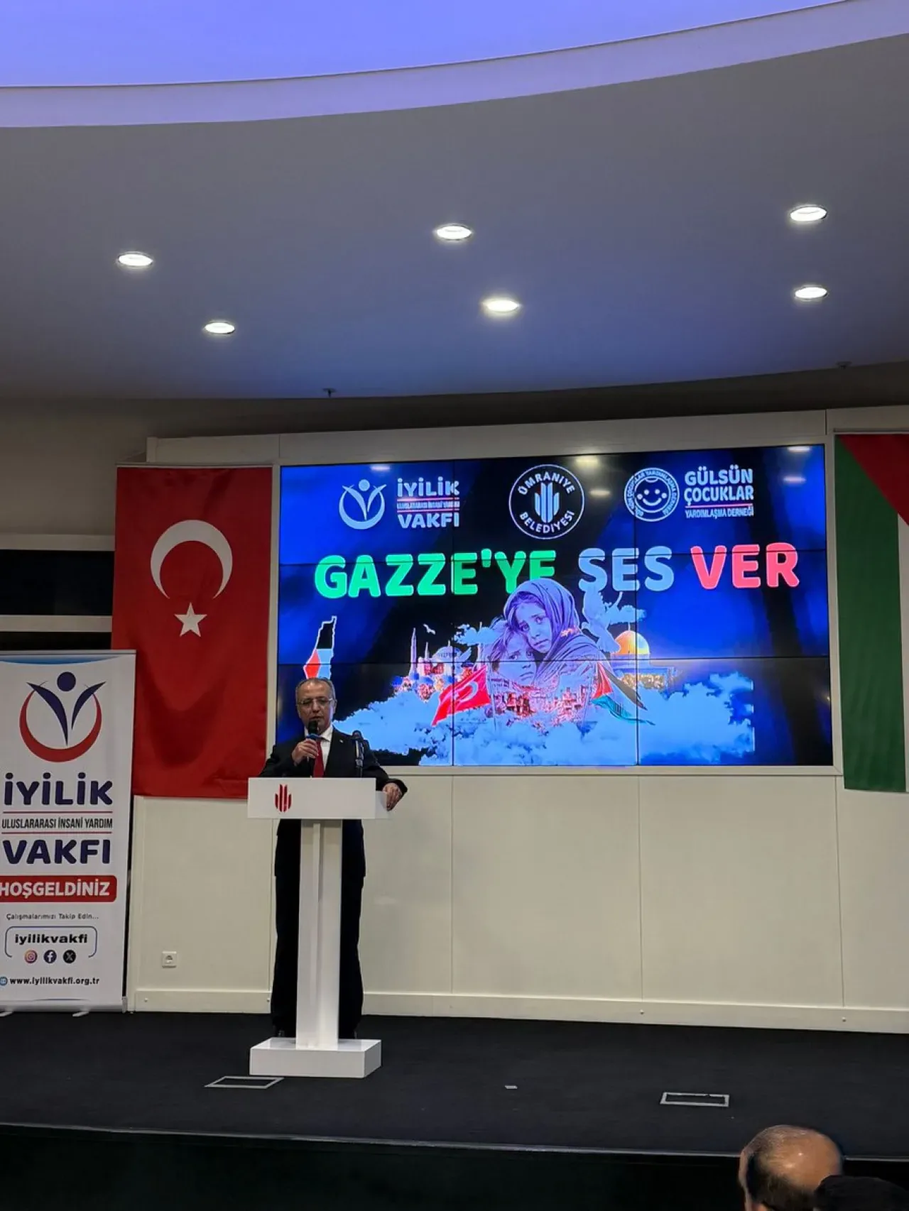 Ümraniye'de Gazze'li Üniversite Öğrencileri için Moral Gecesi Düzenlendi Ümraniye'de Gazze'li Üniversite Öğrencileri için Moral Gecesi Düzenlendi