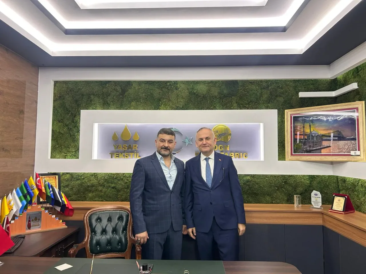 Gaziosmanpaşa Kaymakamı Ömer Yaşar'ın Tekstil Firmasını Ziyaret Etti Gaziosmanpaşa Kaymakamı Ömer Yaşar'ın Tekstil Firmasını Ziyaret Etti