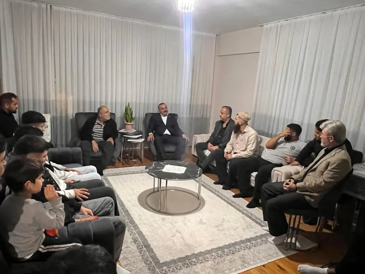 MHP Muratpaşa İlçe Teşkilatı, Soğuksu Mahallesi'nde Komşu Buluşması Düzenledi MHP Muratpaşa İlçe Teşkilatı, Soğuksu Mahallesi'nde Komşu Buluşması Düzenledi