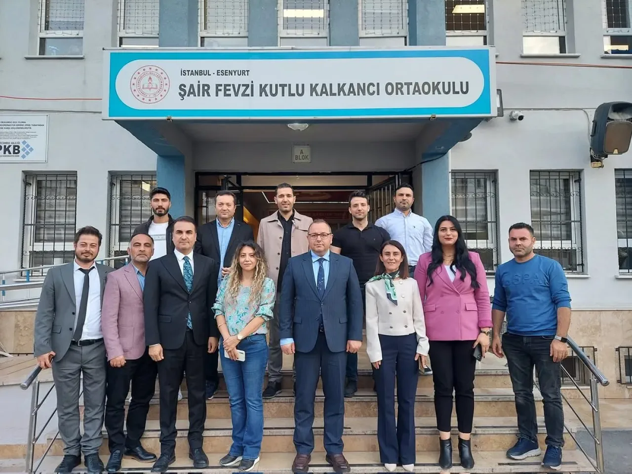 Esenyurt Kaymakamı Fatih Çobanoğlu, Şair Fevzi Ortaokulu'nu Ziyaret Etti Esenyurt Kaymakamı Fatih Çobanoğlu, Şair Fevzi Ortaokulu'nu Ziyaret Etti