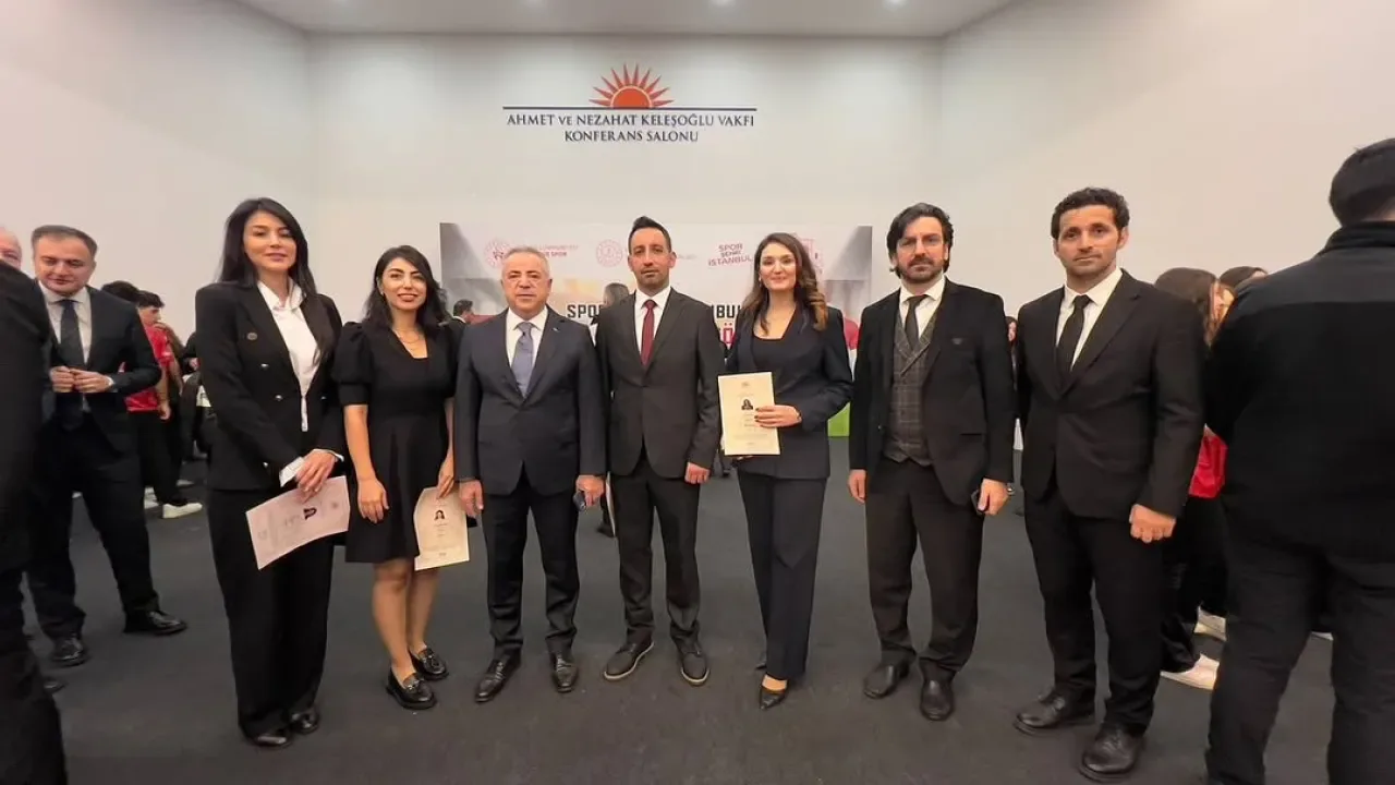 İstanbul Çekmeköy'de Öğretmenlere "Spor Şehri İstanbul" Projesi Kapsamında Başarı Belgeleri Verildi İstanbul Çekmeköy'de Öğretmenlere "Spor Şehri İstanbul" Projesi Kapsamında Başarı Belgeleri Verildi