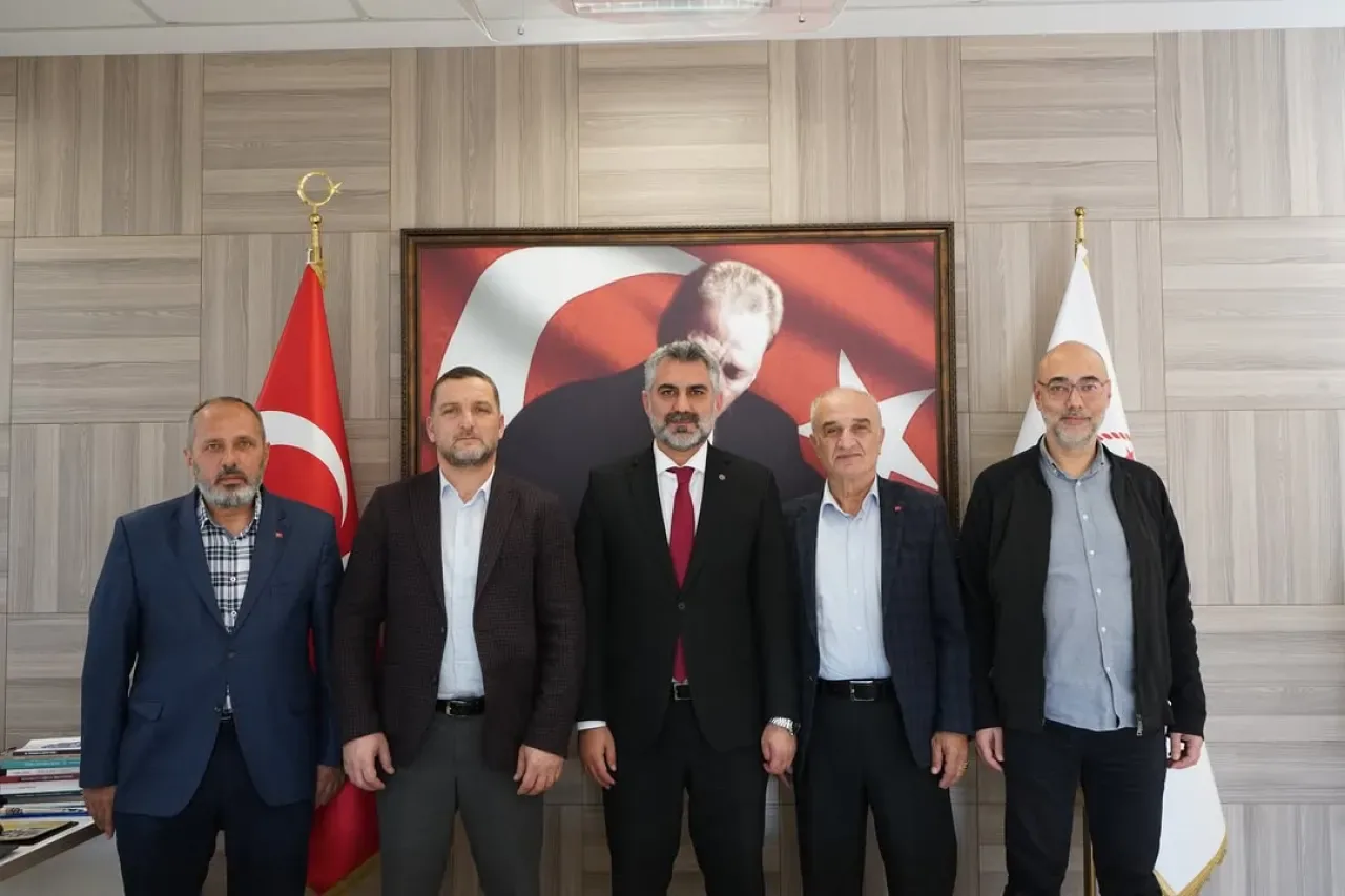 Kartal Ensar Vakfı Yöneticileri, İlçe Milli Eğitim Müdürü'nü Ziyaret Etti Kartal Ensar Vakfı Yöneticileri, İlçe Milli Eğitim Müdürü'nü Ziyaret Etti